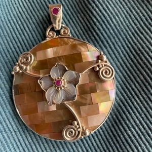 Sajen sterling silver mother of pearl pendant